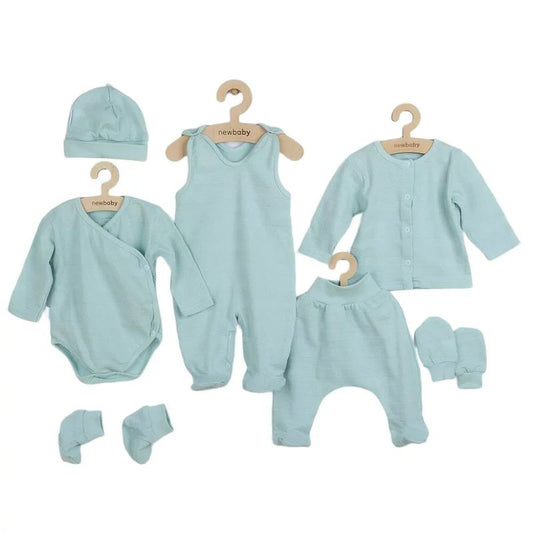 Set 7 piese, New Baby, Include body cu maneca lunga, bluza, pantalonasi cu botosei, salopeta fara maneci, caciulita, manusi, botosei, Marime 56, Din bumbac 100%, I am Blue